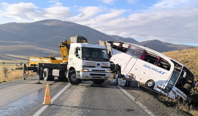 Otobüs kazasında ölenlerin kimlik tespit çalışmaları sürüyor