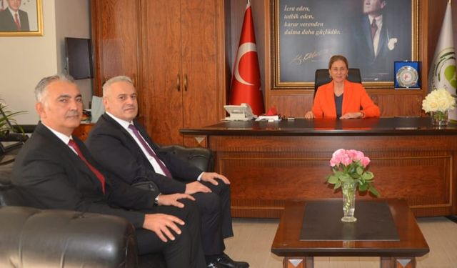 Başhekim Çalışkan, Kaymakam Kan'ı ziyaret etti