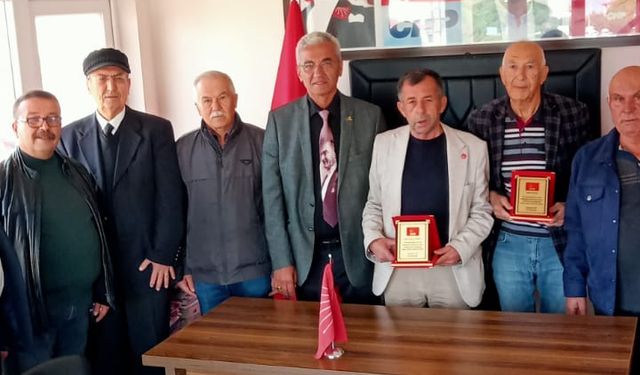CHP Karacasu'dan partinin emektar başkanlarına vefa