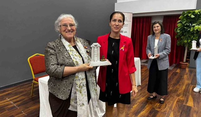 Didim’de kadına yönelik şiddete dikkat çekildi