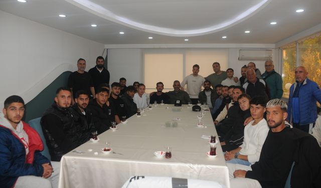 Erhan Özlüer'den Aydınspor'a ziyaret: Oyunculara prim sözü verdi