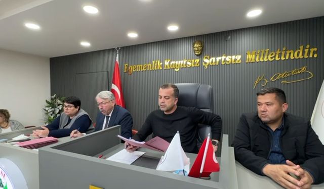 Karacasu'da merak edilen ihaleler sonuçlandı: Makam aracı satıldı, çöp kamyonları elde kaldı