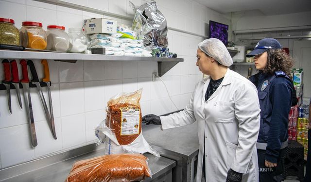 Kuşadası Belediyesi halk sağlığı ile oynayanları affetmiyor