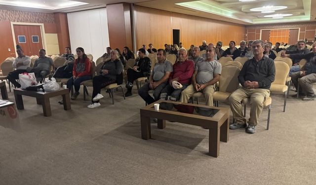 Kuşadası İlçe Sağlık Müdürlüğü'nün farkındalık eğitimleri sürüyor