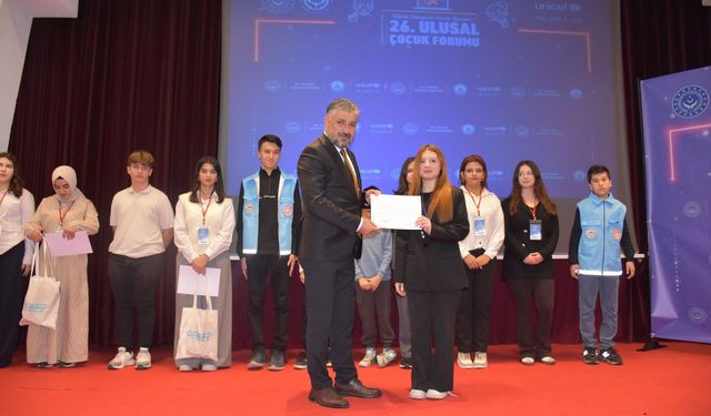 Kuşadası’nda ‘Dijital Çocukluk’ zirvesi