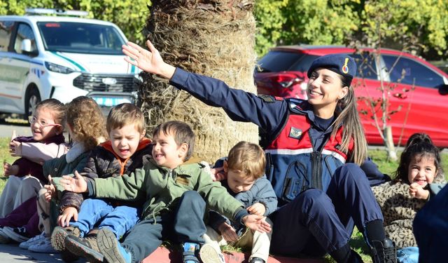 Jandarma kapılarını miniklere açtı: Nazilli'de unutulmaz gün