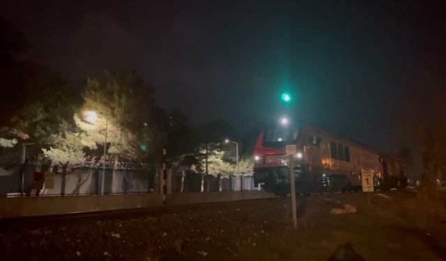 Lokomotifin çarptığı 16 yaşındaki genç hayatını kaybetti