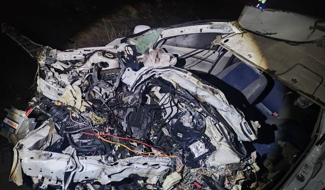 Beton mikserine çarpan sürücü hayatını kaybetti