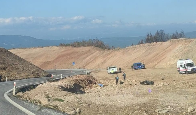 Motosiklet sürücüsü Demirci yolunda hayatını kaybetti