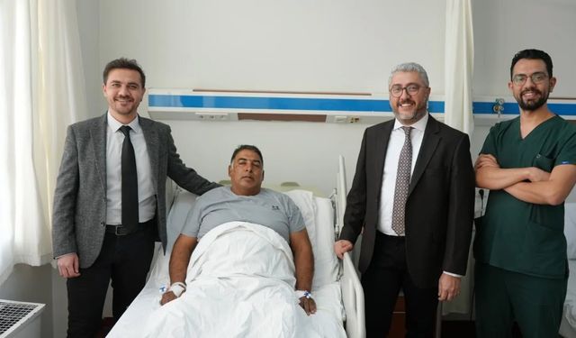 ADÜ Hastanesi’nden bir ilk: Ağız içinden alınan doku ile yeni idrar yolu yapıldı