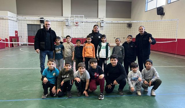 Aydınspor Masterlar'dan öğrencilere destek