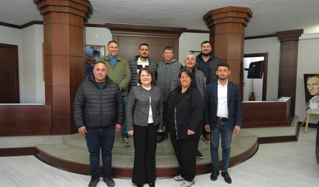 Başkan Gençay, pazar esnafını ağırladı