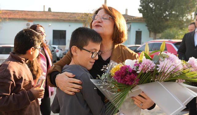 Başkan Hatice Gençay’dan yerli malı haftası’nda okul ziyareti