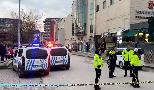 Kafeye silahlı saldırı: 1’i ağır 4 yaralı