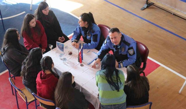 Germencik’te liseli gençler polisliği tanıdı