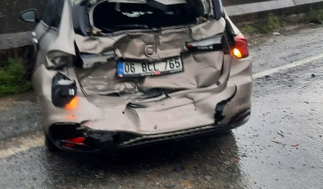 Germencik’te yol kayganlaştı, kaza geldi