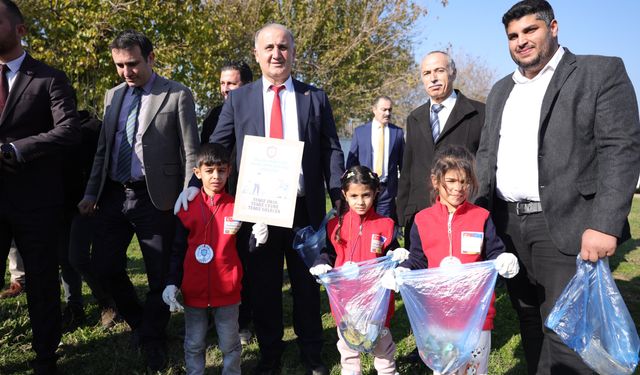 İncirliova Acarlar Anaokulu’nun minikleri büyüklere örnek oldu