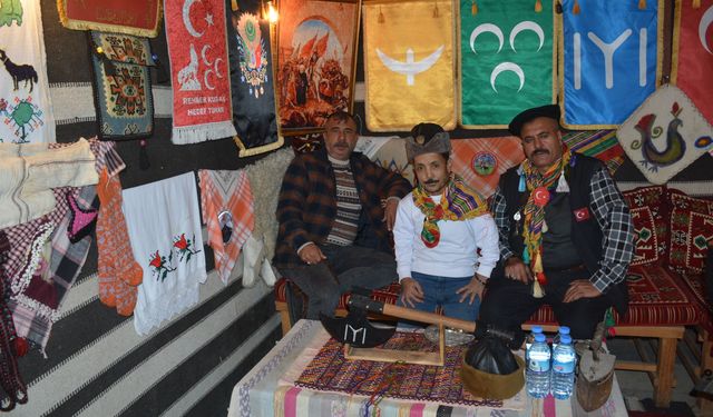 İncirliova Sosyete Pazarı'nda Yörük esintisi: Davul-zurna ekibi şov yaptı