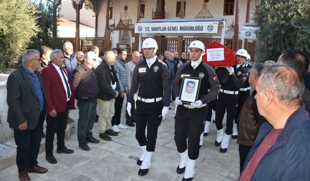 Karacasu'da emekli bekçi resmi törenle toprağa verildi