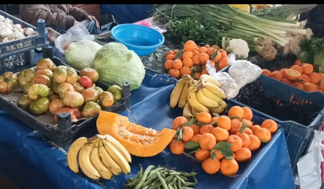 Karacasulu pazarcı: "Geçim sıkıntısından yılı bile unuttuk"