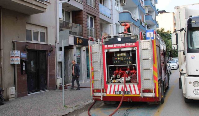 Aydın'da altı katlı binada yangın paniği