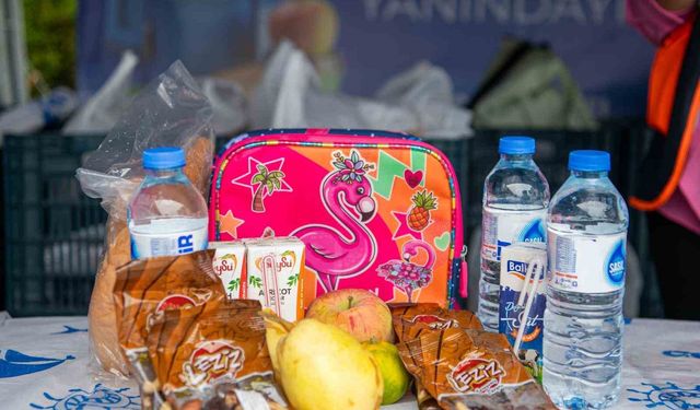 Kuşadası’nda beslenme çantalarını belediye dolduruyor