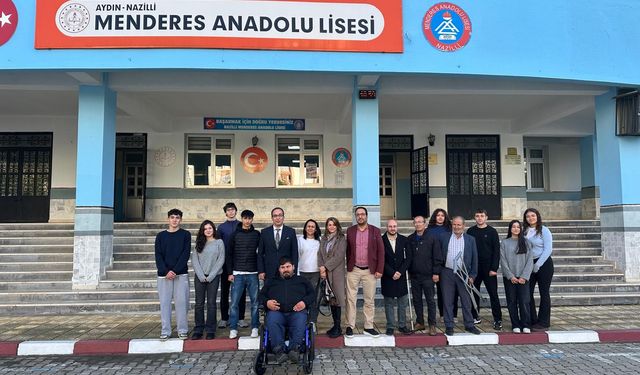 Menderes Anadolu Lisesi’nden 3 Aralık’ta anlamlı hediye