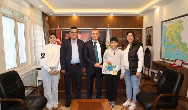 Muğla Orman Müdürü, Karacasulu örnek Muhtar ve ailesini onurlandırdı