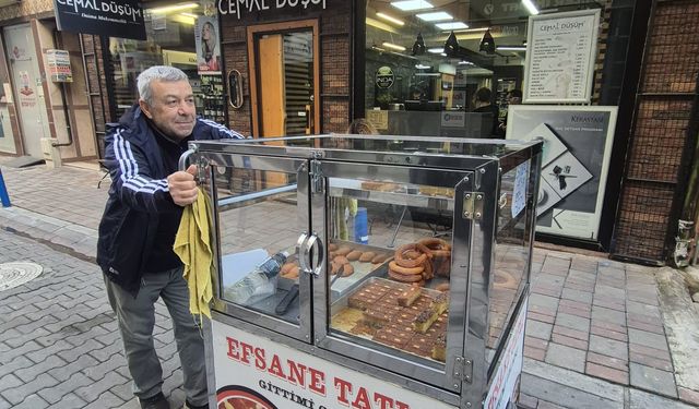 Sokak sokak geziyor: 5 kilometrelik ekmek mücadelesi
