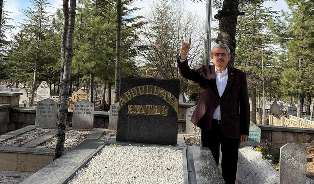 MHP'li Alıcık'tan Abdullah Çatlı'nın mezarına ziyaret