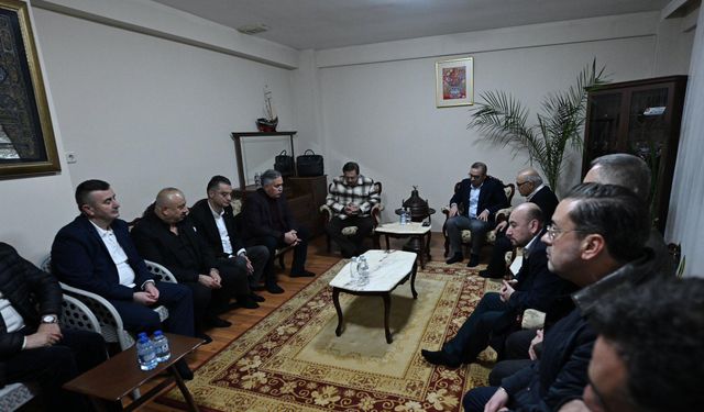 Ülken’den annesini kayberen Karahan’a başsağlığı ziyareti