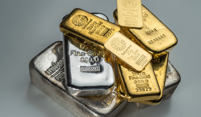 Altın ve gümüş tarihi rekor kırdı!