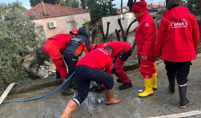 Söke’de selin ardından umut oldular: EFAK sahada