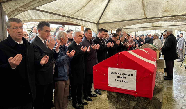 Genç hakim kalbine yenildi