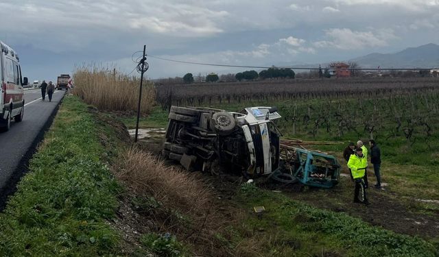 Çekiciden savrulan kamyon şarampole uçtu