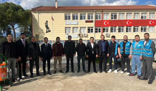 Aydın Ülkü Ocaklarından Akyeniköylü öğrencilere kırtasiye desteği