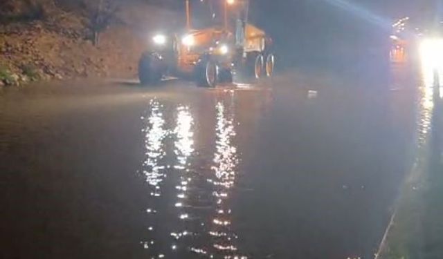 Söke ve Kuşadası yollarında ulaşım durdu