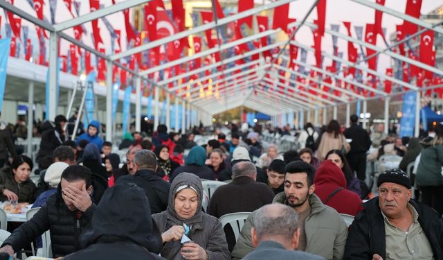 Aydınlılar Büyükşehir Belediyesi’nin iftar sofralarında buluşuyor
