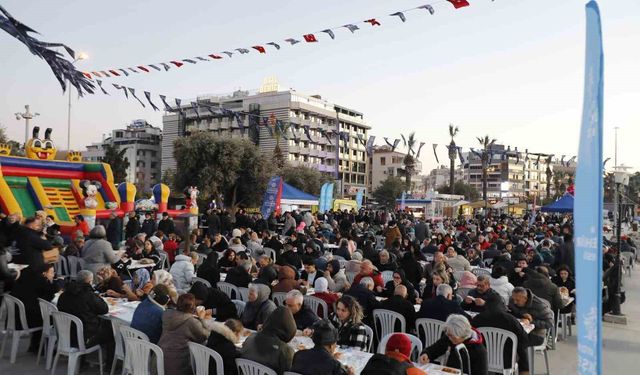 Binlerce vatandaş Aydın Büyükşehir’in iftar sofralarında buluşuyor