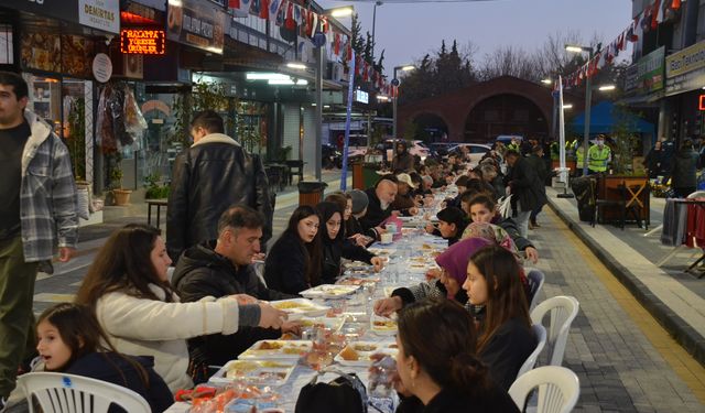 Didim Belediyesi'nden Ramazan ayında ilk iftar sofrası