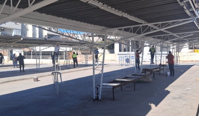 Didim’de pazaryeri boyanıyor