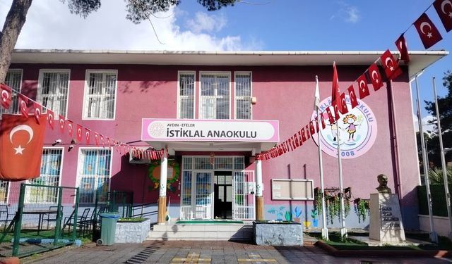 Efeler’de ikinci dönem "Bayrak Sevgisi" dersiyle başlayacak