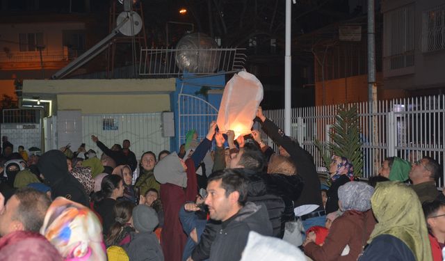 İncirliova’da Ramazan coşkusu: Dilek fenerleri uçuruldu, yürüyüş yapıldı