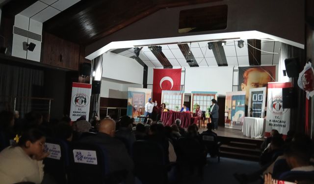 Karacasu'da tiyatro gecesi: 60 yaşında sahnelerin yıldızı oldular