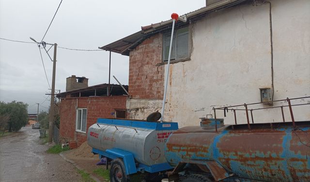 Karacasulu çiftçiden susuzluğa karşı örnek çalışma: Yağmur suyu hasat ediyor