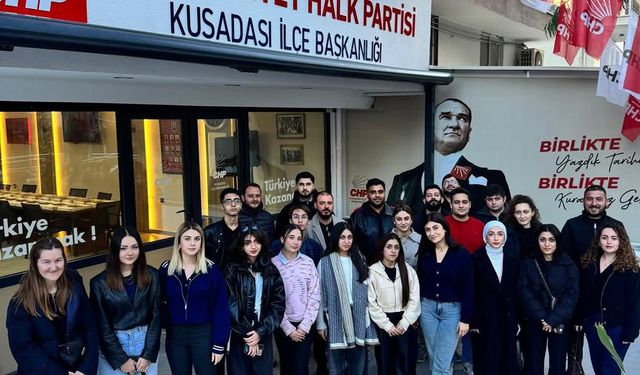 Kuşadası CHP Gençlik Kolları 'Z Raporu' ile sahada