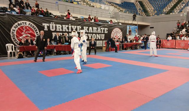 Kuşadası Ritmikada'dan Sakarya'da kürsü heyecanı