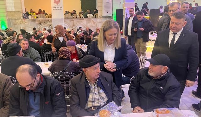 Nazilli vatandaşlar Vakıfların iftarında buluştu: Kaymakam Kan, vatandaşlarla birlikte iftar yaptı
