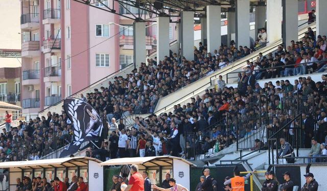 Nazilli’de taraftar çıldırdı 389 günlük hasret, ağır tablo