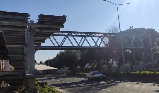 Nazilli'de yağmur sonrası mesai başladı: Üst geçitte sona yaklaşılıyor